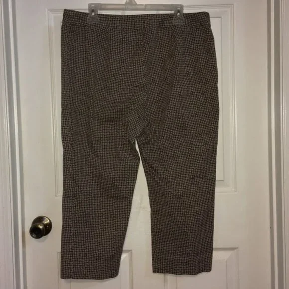 Vintage Liz & Co. Liz Claiborne Capris - Picture 4 of 5